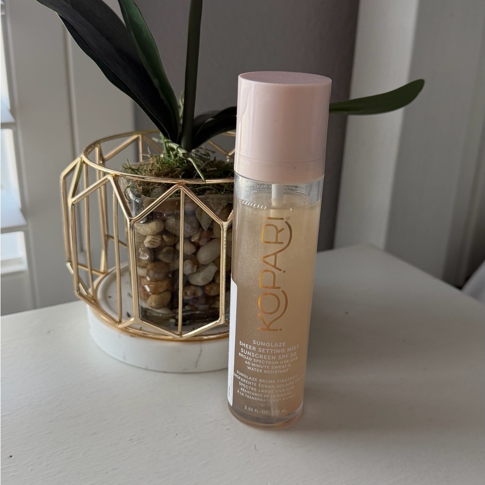 Sunglaze Sheer Setting Mist Sunscreen SPF 50